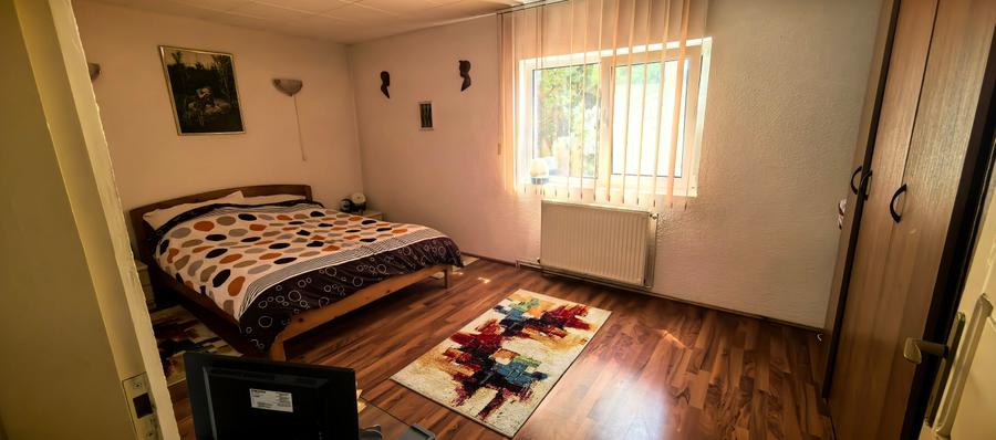 Casă individuală cu 5 camere cu Canalizare în Central