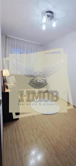 Apartament cu 3 camere semidecomandat, mobilat în Central