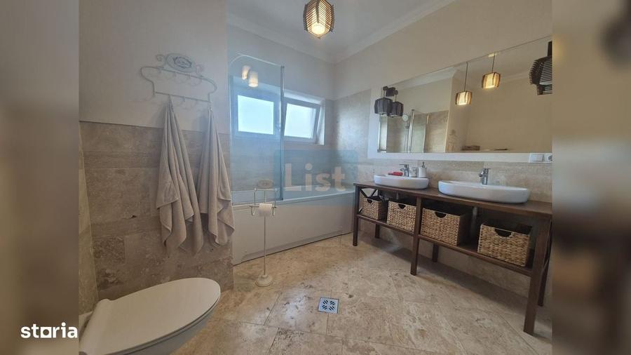 Apartament cu 4 camere decomandat în Central