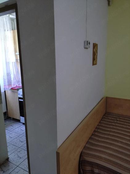 Garsonieră decomandată în Central