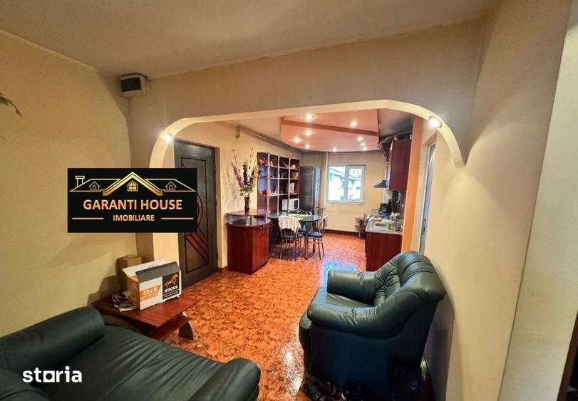 Apartament cu 3 camere decomandat în Republicii