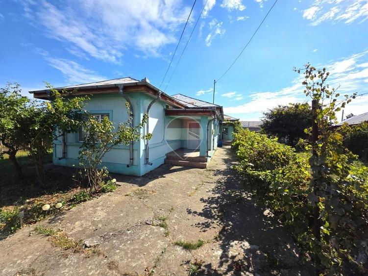 Casă individuală cu 5 camere cu Teren 1098 Mp în Oreavul