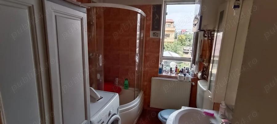 Garsonieră decomandată în Central
