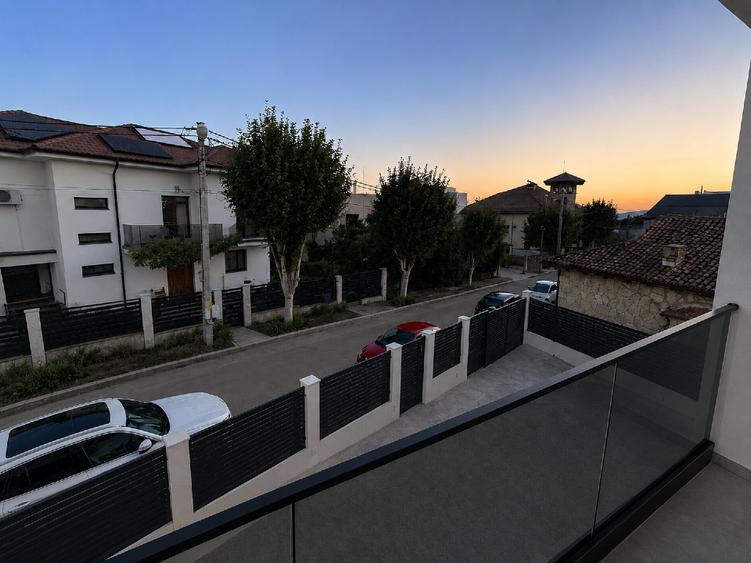 Casă individuală cu 3 camere cu Canalizare în Central