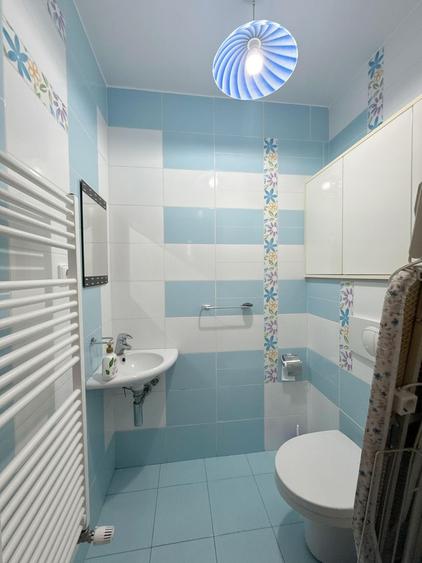 Apartament cu 3 camere decomandat în Girocului