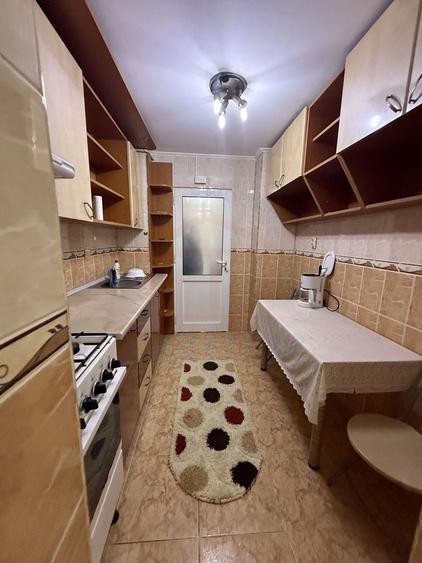 Apartament cu 2 camere decomandat, mobilat în Micro 20