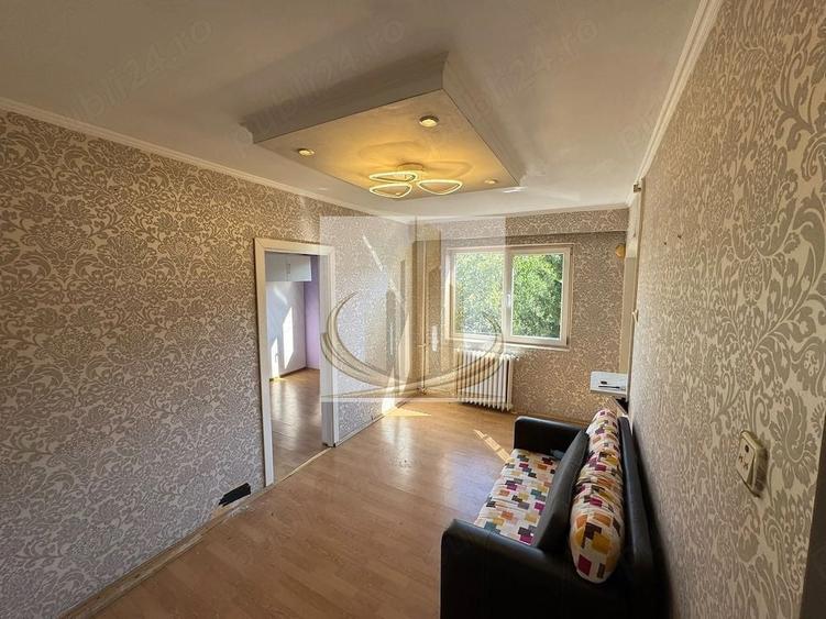 Apartament cu 3 camere semidecomandat în Șagului