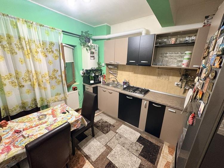 Apartament cu 3 camere decomandat în Postăvari