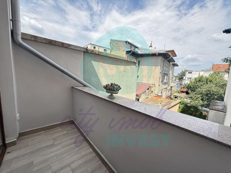 Apartament cu 4 camere semidecomandat, mobilat în P-ța Sfântul Ștefan