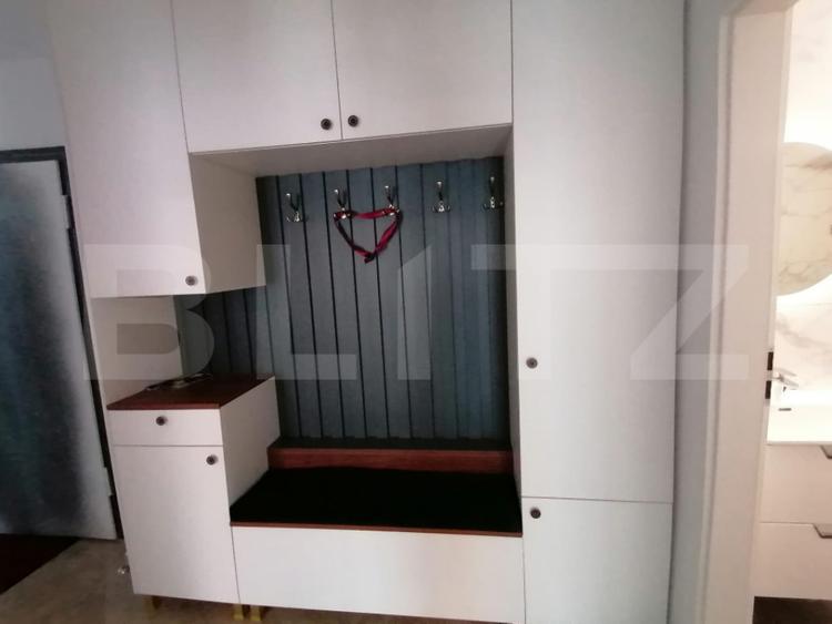 Apartament cu 4 camere semidecomandat în Central