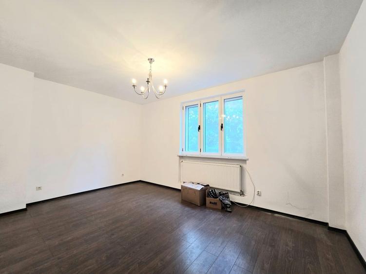 Apartament cu 6 camere nedecomandat, mobilat în Moșilor