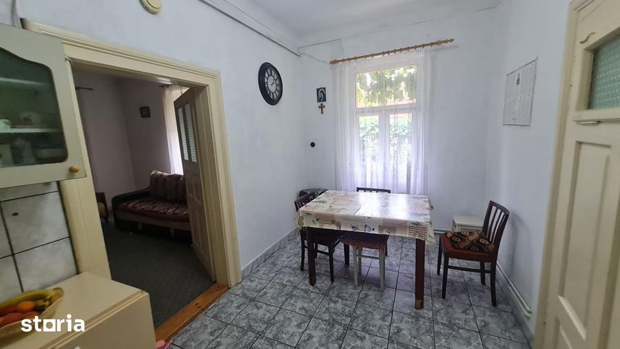 Casă cu Teren 255 Mp în Cristian