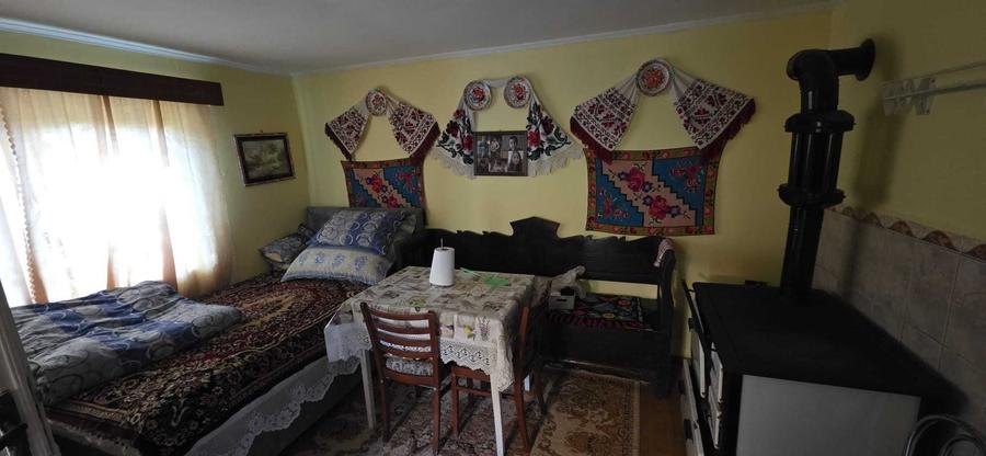 Casă cu 4 camere în Chieșd