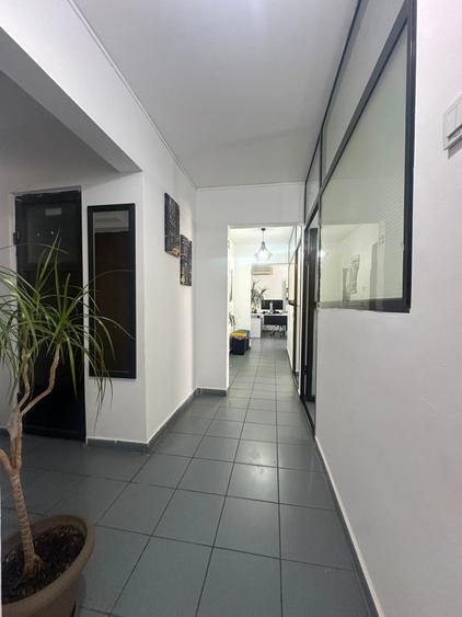 Birou, de 68 mp, în Dacia