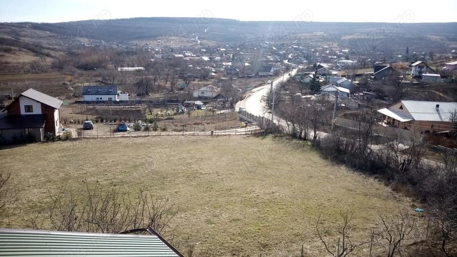 Teren de 1385 mp, în Goruni