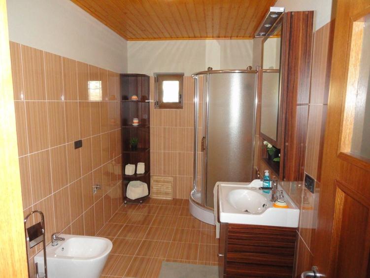 Casă cu 3 camere cu Teren 800 Mp în Brănești
