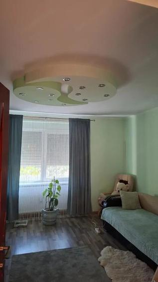 Casă cu 2 camere cu Canalizare în Central