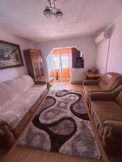 Apartament cu 2 camere decomandat în Craiovița Nouă