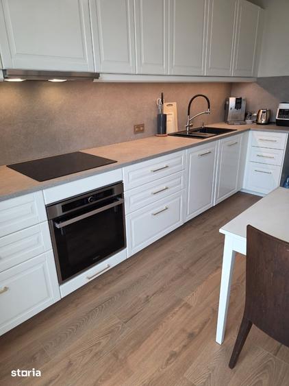 Apartament cu 4 camere, mobilat în Central