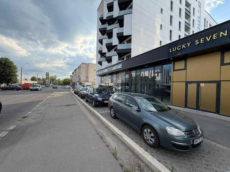 Spațiu comercial, de 80 mp, în Exterior Vest