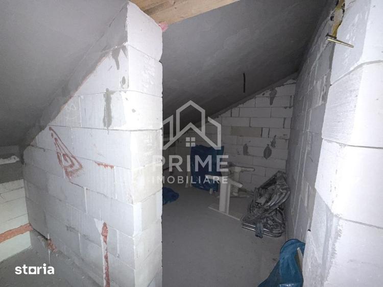 Casă cu 5 camere cu Teren 1800 Mp în Stremț