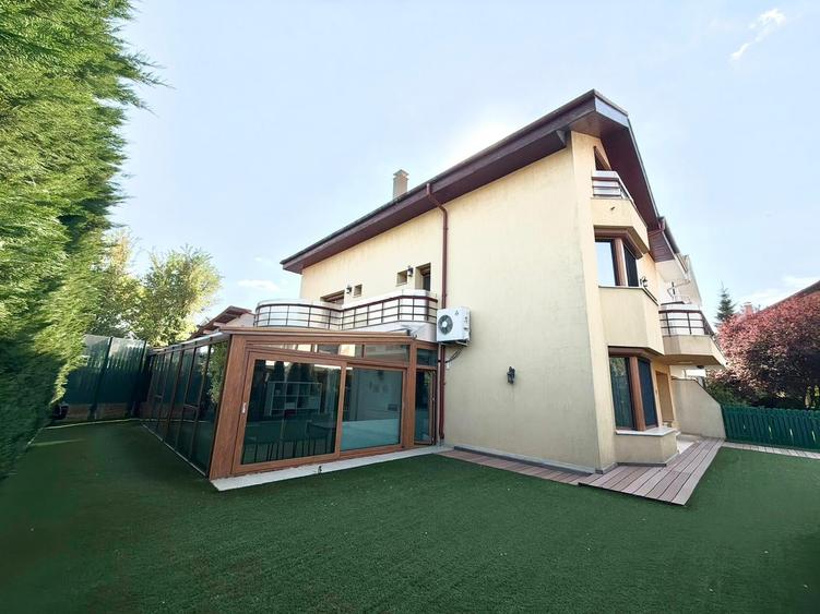 Casă cu 6 camere cu Canalizare în Pipera