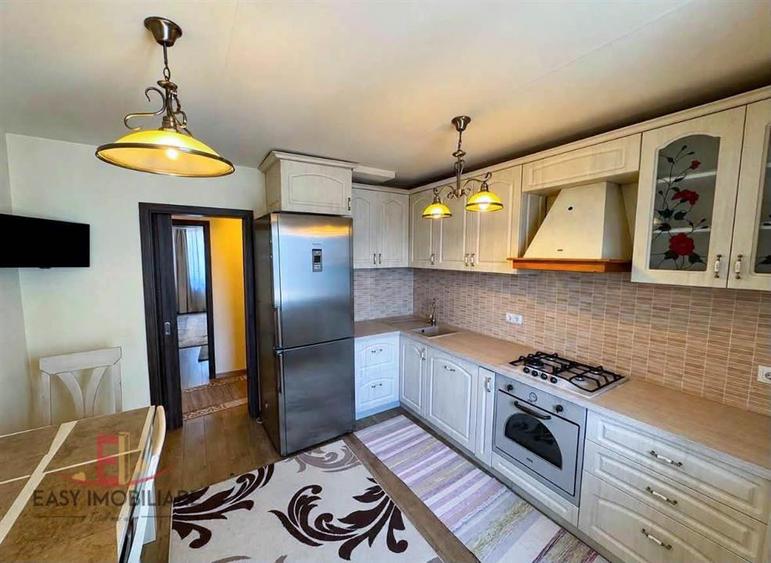 Apartament cu 4 camere decomandat în Tudor