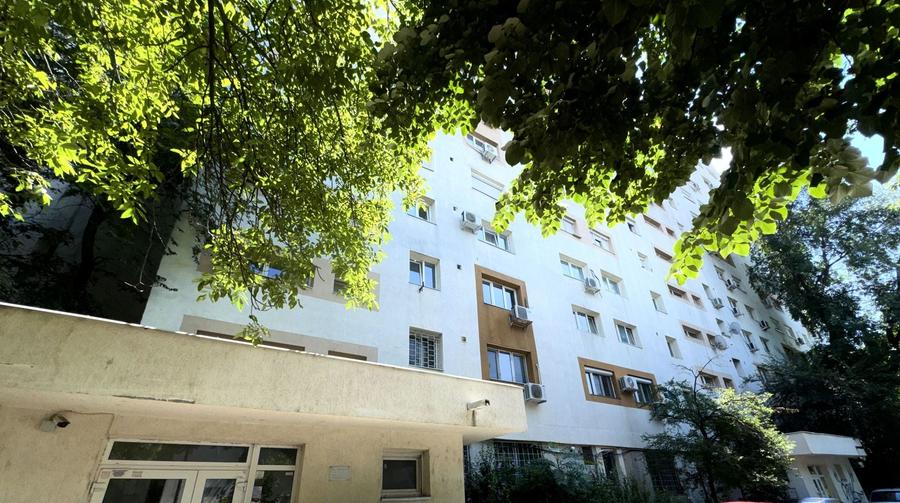 Apartament cu 2 camere decomandat în Dorobanți