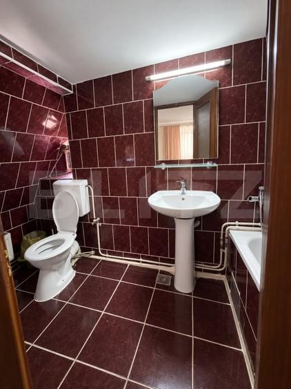 Hotel/Pensiune, de 1,300 mp, în Cornești