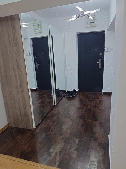 Apartament cu 4 camere decomandat în Libertății