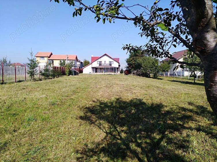 Casă cu 5 camere cu Teren 1800 Mp în Glăjărie