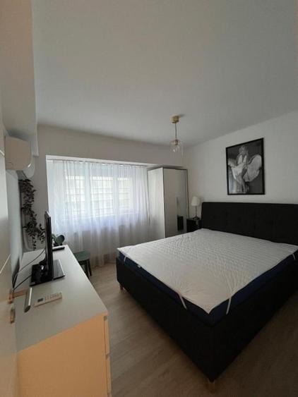 Apartament cu 2 camere decomandat, mobilat în Calea Victoriei