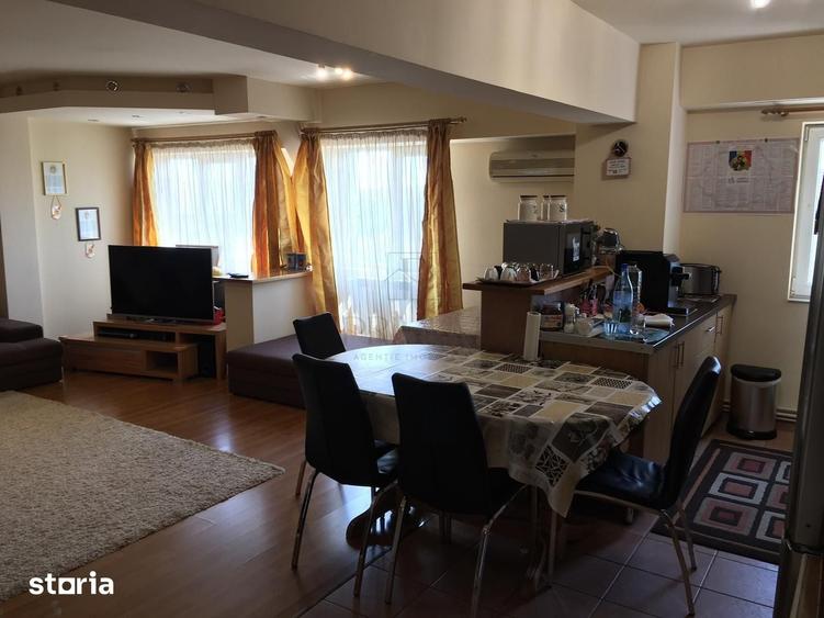 Apartament cu 4 camere decomandat în Simion Bărnuțiu