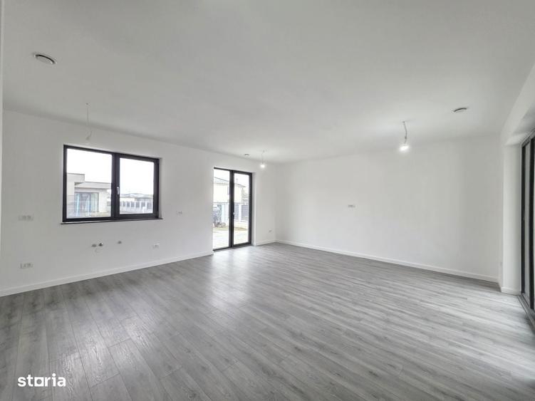 Casă cu 4 camere decomandat cu Teren 600 Mp în Hălchiu