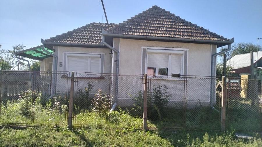 Casă cu 3 camere în Poduri