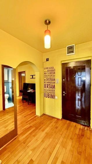 Apartament cu 4 camere decomandat în Central