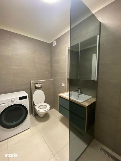Apartament cu 3 camere semidecomandat în Micro 16