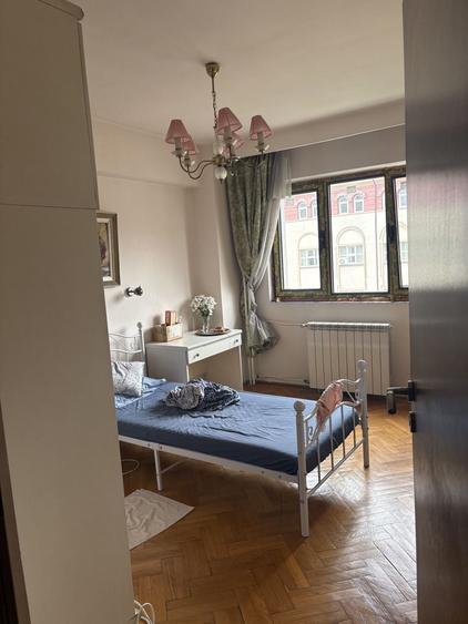 Apartament cu 4 camere decomandat în Dorobanți