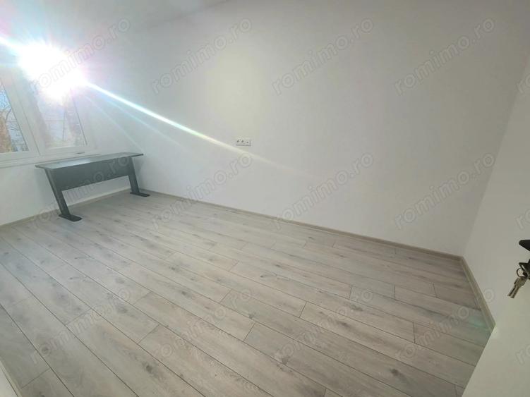 Apartament cu 3 camere decomandat în Cornișa
