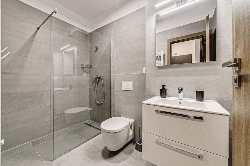 Apartament cu 2 camere decomandat în Exterior Vest