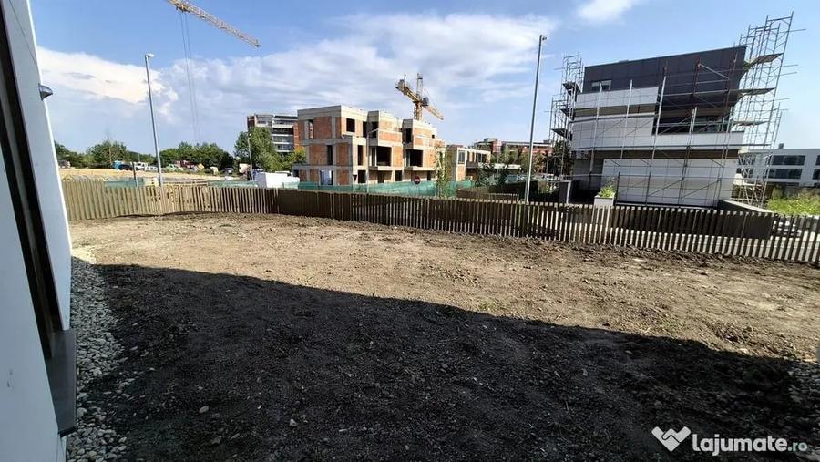Apartament cu 3 camere decomandat în Băneasa