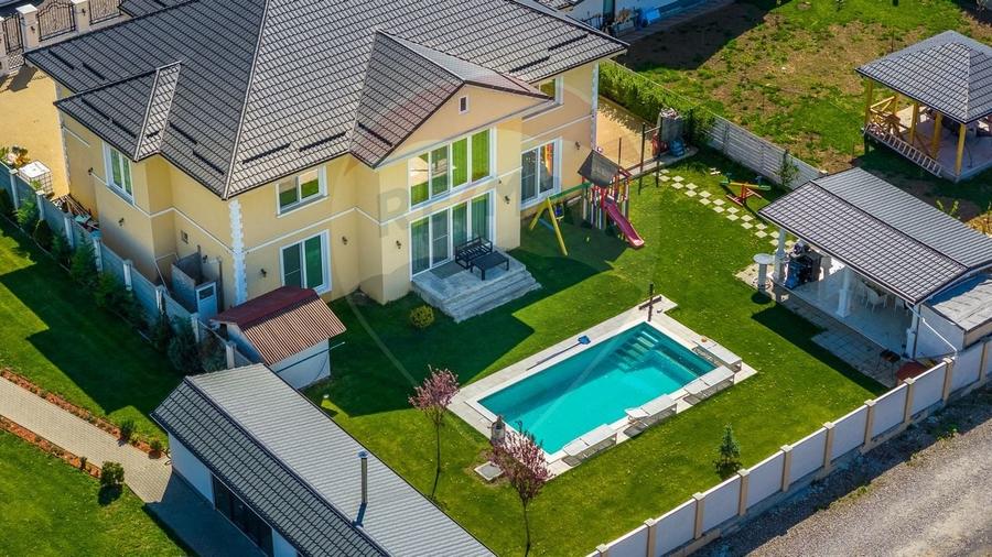 Casă individuală cu 6 camere cu Piscina în Tărlungeni