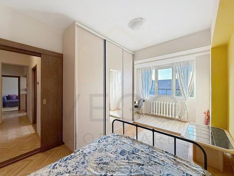 Apartament cu 3 camere semidecomandat în Central