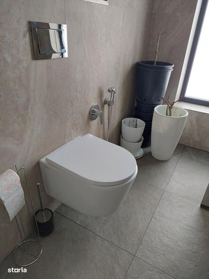 Casă cu 4 camere cu Teren 450 Mp în Central