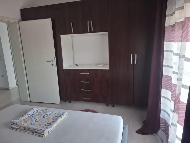 Apartament cu 2 camere semidecomandat în Giroc