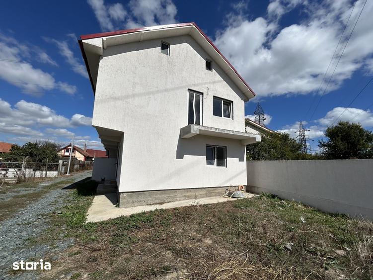 Casă cu 4 camere cu Teren 224 Mp în Sud