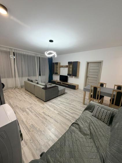 Apartament cu 2 camere semidecomandat, mobilat în Tomis Nord
