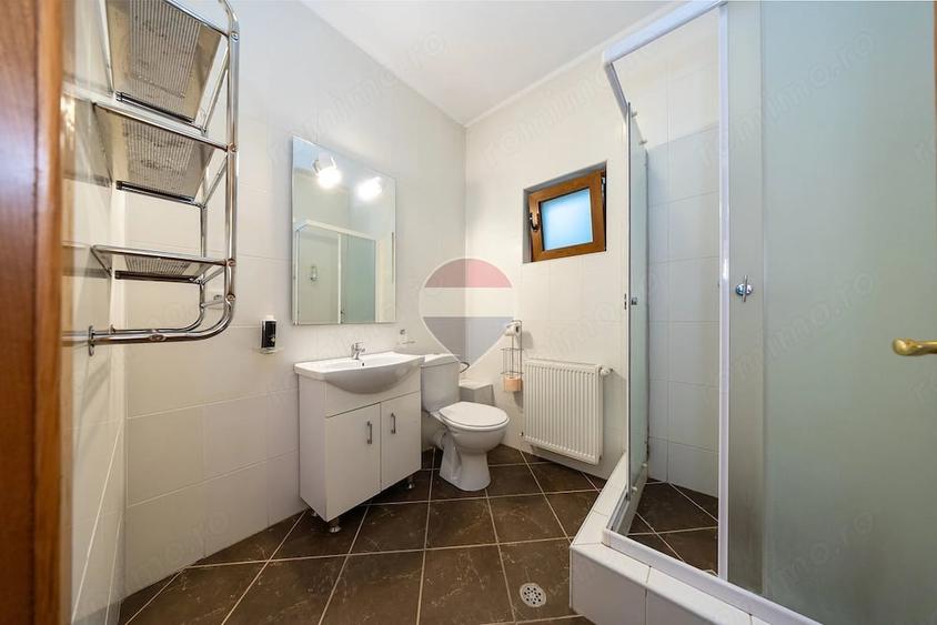 Casă cu 5 camere cu Teren 745 Mp în Cioplea