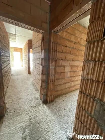 Apartament cu 2 camere semidecomandat în Calea Moldovei
