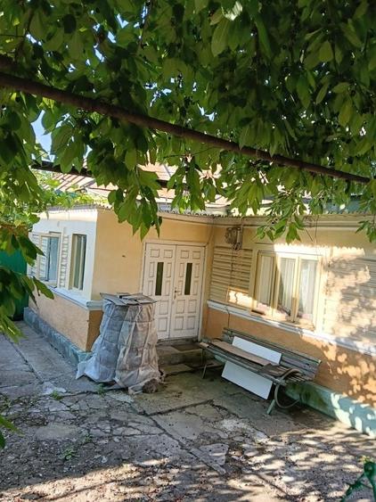 Casă cu 4 camere în Șerbănești